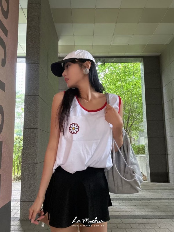 拼接色小花口袋背心